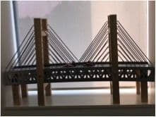 ＜共同展示する橋のデモ機＞