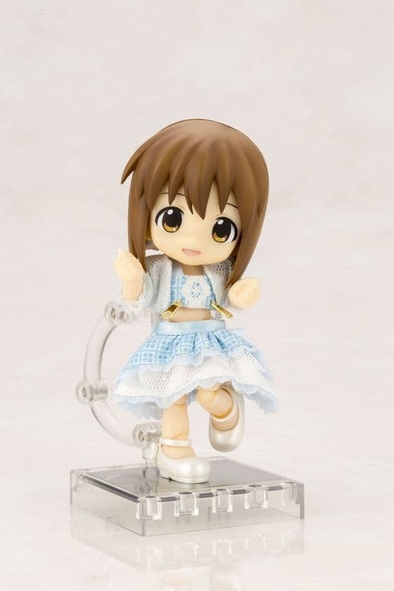 大人気作品『アイドルマスター』のキャラクター達になりきれるコスチュームセットが登場！
白と水色で纏められた可愛い衣装「ブルーミングドリーム」がラインナップ入り！