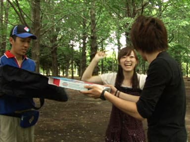 公園などの野外へもピンポイントでお届けが可能です