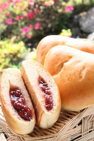 いちごジャムぱん