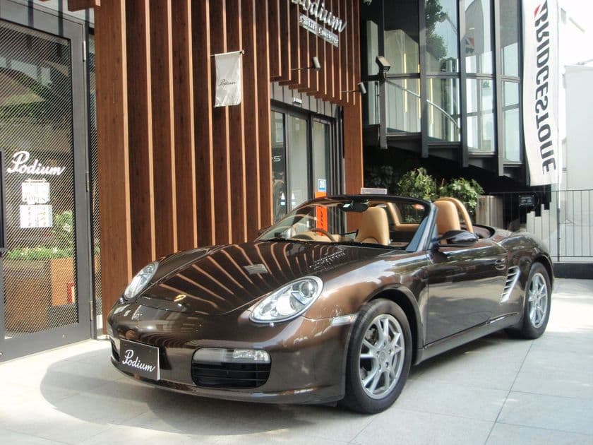 10台限定！憧れの「ポルシェ・ボクスター」を提供開始　
“リフレッシュ”で中古車購入のためらいを軽減！
代官山のカーライフセレクトショップ＆ファクトリー『Podium』
「オープンスポーツカーライフ」プロジェクトを6/5本格始動