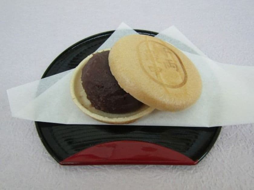 あえて甘さを落とした新しい最中が大阪・千両焼本舗から登場
“自分で食べるための最中”「千両最中」が6月20日発売！