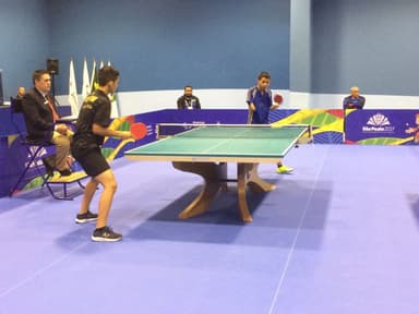 パラ卓球選手
