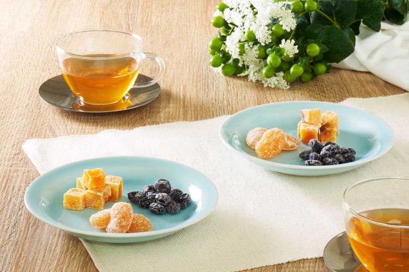 老舗甘納豆屋がつくる小粋な“半生菓子グラッセ”発売！
～ふっくら炊き上げた安納芋・黒大豆の豊かな甘み～
