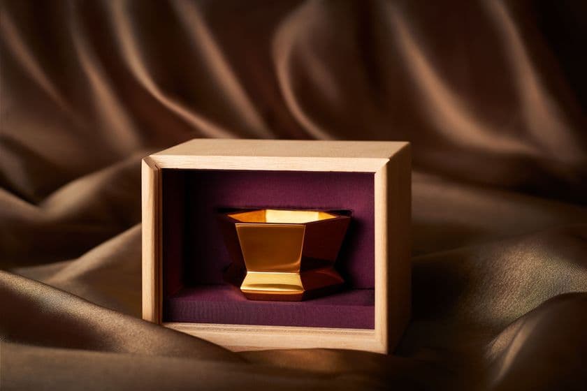 純金仏具専門工房が“純金仏具”をフルオーダーで作成！
仏教の六道輪廻をモチーフとした『六角線香立て』を開発