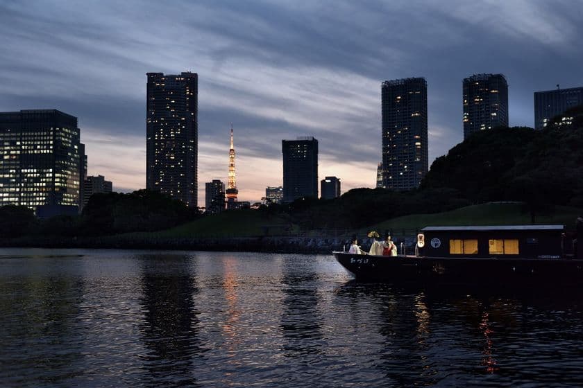 星のや東京（東京都千代田区大手町）
秋夜に伝統芸術とナイトクルーズを楽しむ
「東京・秋夜の舟あそび ～船上雅楽～」今年も開催
開催期間：2018年9月1日〜11月30日