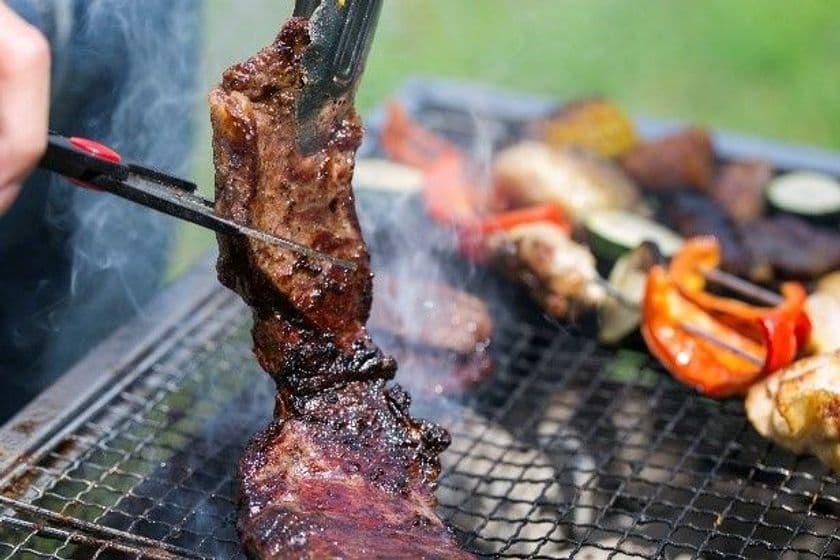 大阪の精肉卸業社がBBQの食材・場所取り・機材の用意を代行　
手ぶら宅配BBQサービス『にくいいね！』を8月1日に提供開始