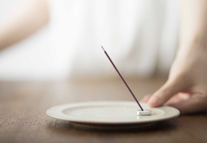 創業210年を超える“創造する老舗”から
「桜」「梅」「桃」「抹茶」「水」
日本の香りを楽しむスティックインセンス発売