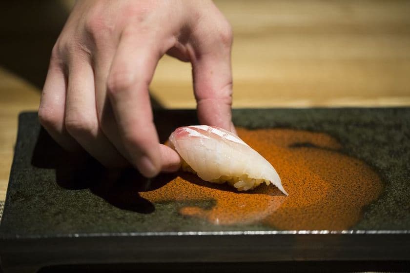 ジャスト10,000円(※)で最高級のお鮨を食べ尽くす！？
九州直送 熟成鮨「わだのや」が9月7日(金)
恵比寿にグランドオープン！