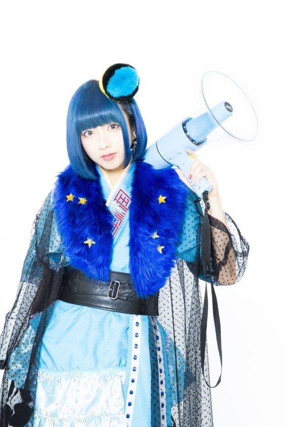 セルフプロデュースアイドル『劇場版ゴキゲン帝国』の
リーダー白幡いちほが音楽プロダクションを設立し
アイドル界初の取締役会長に就任！