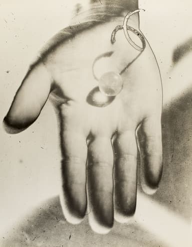 Osamu Shiihara&#44; "Title Unknown" n.d.(1930s)&#44; gelatin silver print (c)The  Estate  of  Osamu  Shiihara&#44;  courtesy  of  MEM&#44;  Tokyo
