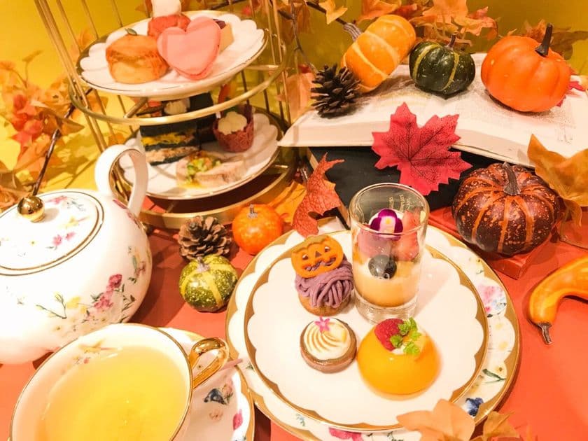 神戸アパレルブランド「Chesty(チェスティ)」のカフェにて
Halloweenバージョンのアフタヌーンティーセット登場