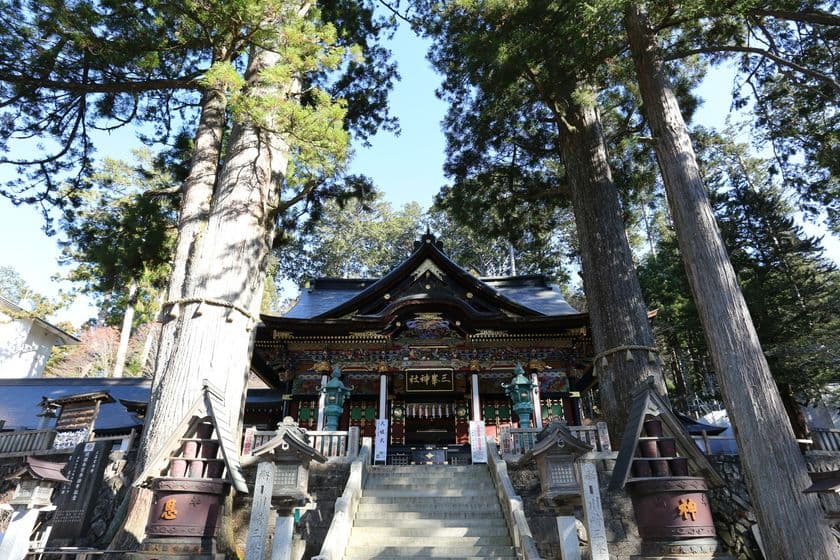 専用バスで三峯神社へ行く　
初冬の三峯神社と秩父夜祭を巡るツアー