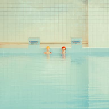 SwimmingPool04 (c)Maria Svarbova for NHP Publishing