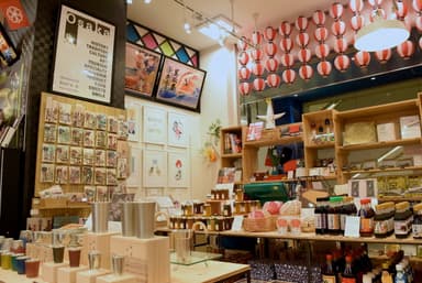 「Osaka &」　店内画像