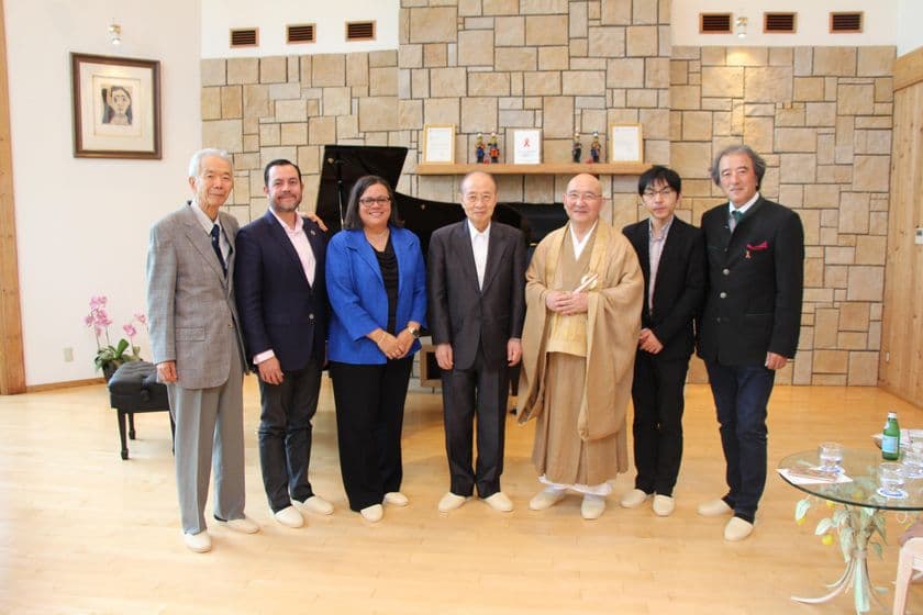 ウィティア大学の学長・副学長の来日を機に
大里研究所に留学相談窓口を開設！