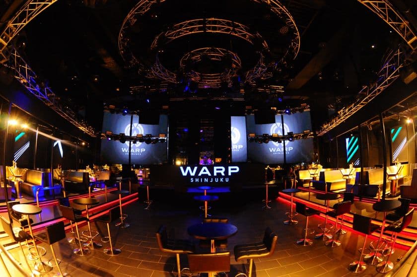 オープニングイベントで1,500人が来場したWARP SHINJUKUが
海外DJを招いたデイイベントで4組様までVIP席にご招待