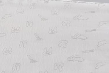 高級シルクに、かわいいイラスト織り込みました