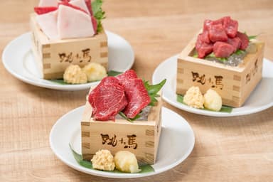 馬肉専門バル跳ね馬「馬刺し」
