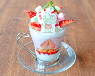 かえるのピクルスの苺のミニパルフェ