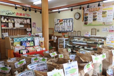 かわい米や内観