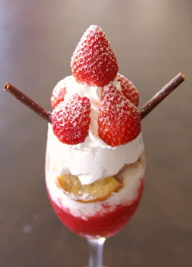 イチゴパフェ