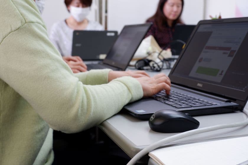 3月の自殺対策強化月間にSNS相談における
対応カウンセラー人数を4倍に拡充　
日本初　自殺者が最も多い「深夜・早朝」時間帯にSNS相談受付