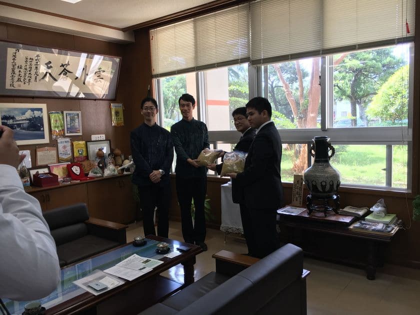 星のや竹富島
「クモーマミ（小浜大豆）復興プロジェクト」始動
島の子どもたちと竹富島の食文化を継承
