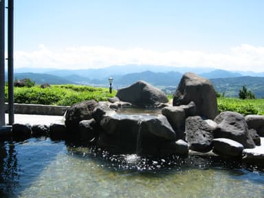 1階は温泉「湯楽里館」