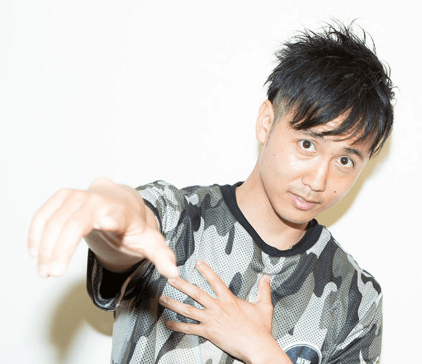 あの有名YouTuber「ヘタレビーボーイ」が活動再開？！
ラップ・英会話・バラエティ企画など様々なジャンルで、
マルチに活動するYouTuberとして活動再開