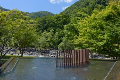 【奥入瀬渓流ホテル】渓流露天風呂_男湯 (1)