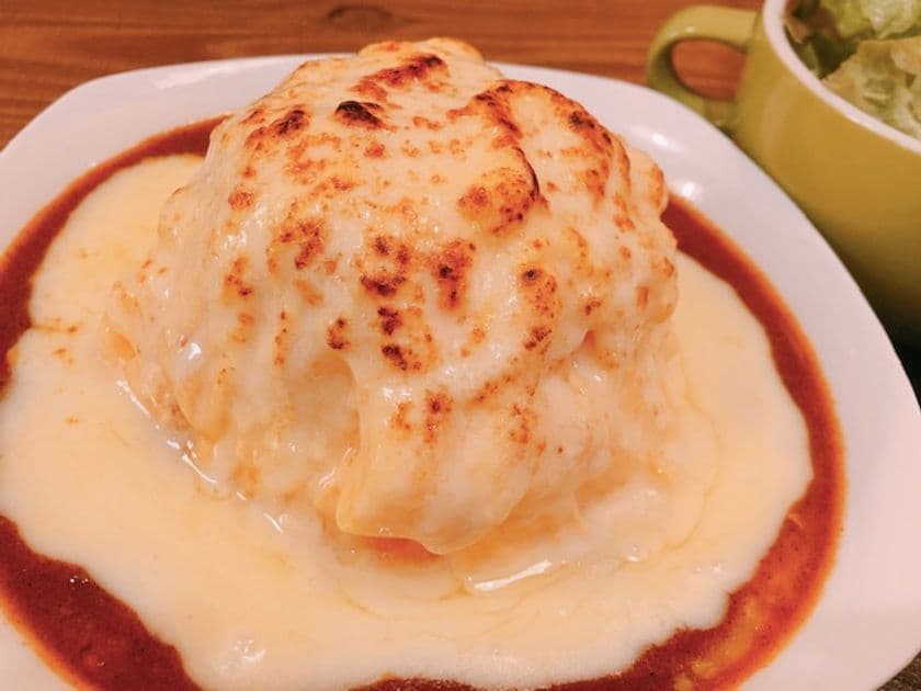 オムライスが見えない！？映えポイントが4回！
チーズ溢れるオムライスの新商品を6月10日(月)販売開始