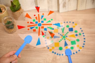 影がきれいな「はなびうちわ」づくり(イメージ)