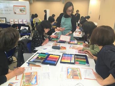 塗り絵体験講座の様子