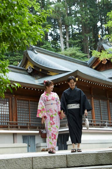 神社で恋のお願いごとを