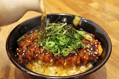 とっくりで注ぐ冷やだし