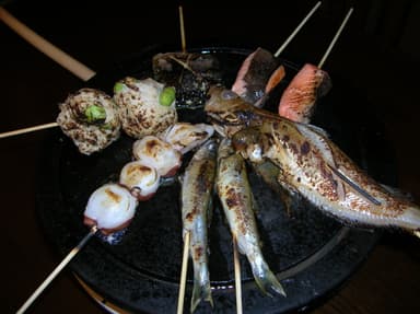 自家製つくねやきのこ溶岩焼など