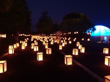 灯籠とドーム