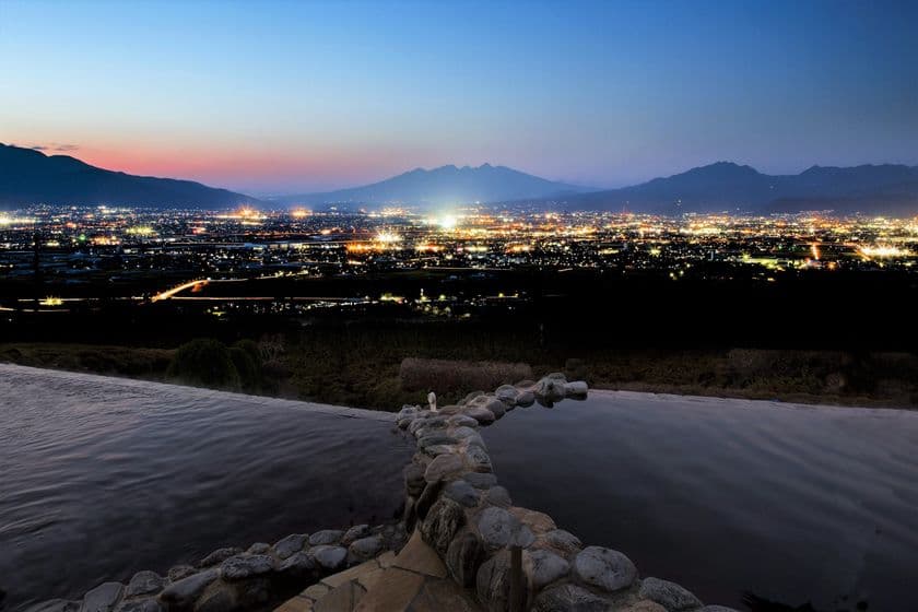 温泉施設として全国初！みはらしの丘　みたまの湯　
夜景100選・日本夜景遺産にダブル認定
