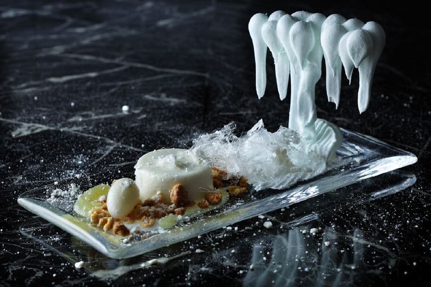 星野リゾート　奥入瀬渓流ホテル
1日限定10食
冬限定「氷瀑スイーツ」新登場
期間：2019年12月20日～2020年3月22日