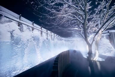 【奥入瀬渓流ホテル】氷瀑の湯  夜