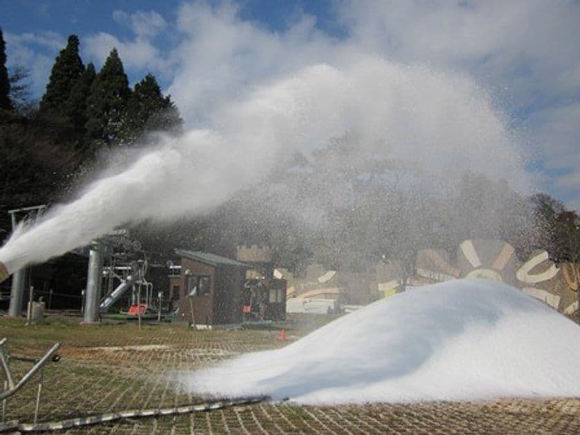 六甲山スノーパーク
10月17日（木）いよいよ雪づくり開始！
～11月16日（土）関西エリア最速オープン～