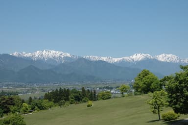 池田町からのぞむ北アルプスの眺望
