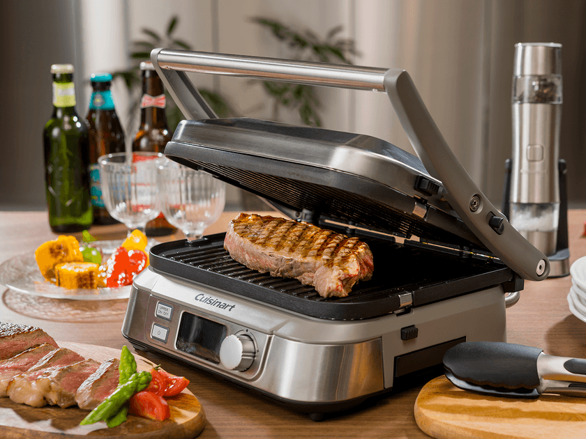挟み焼きグリルとして、2面のホットプレートとして、
毎日使いたいテーブルクッキングの新定番！
クイジナート《マルチグルメプレート たこ焼きプレート付》
2019年10月上旬発売