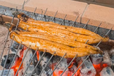 備長炭で丁寧に焼き上げ