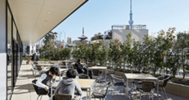 会場横テラス