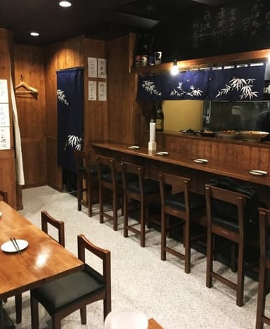 カウンター席