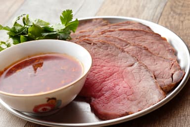 【ディナー限定】自家製スパイスオイルのローストビーフ 台湾風BBQソース