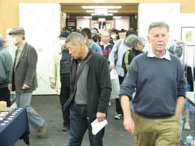 開場直後の人の波