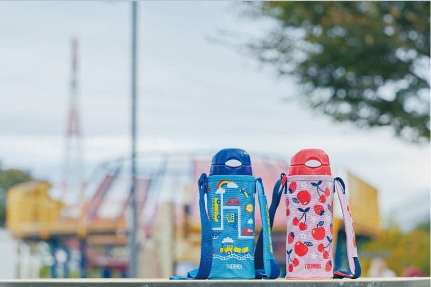 ストロータイプで飲みやすく、持ち運びやすい
お子さまにおすすめの真空断熱ボトルのデザインがリニューアル！
『サーモス 真空断熱ストローボトル(FHL-402F)』
2019年12月1日(日)発売